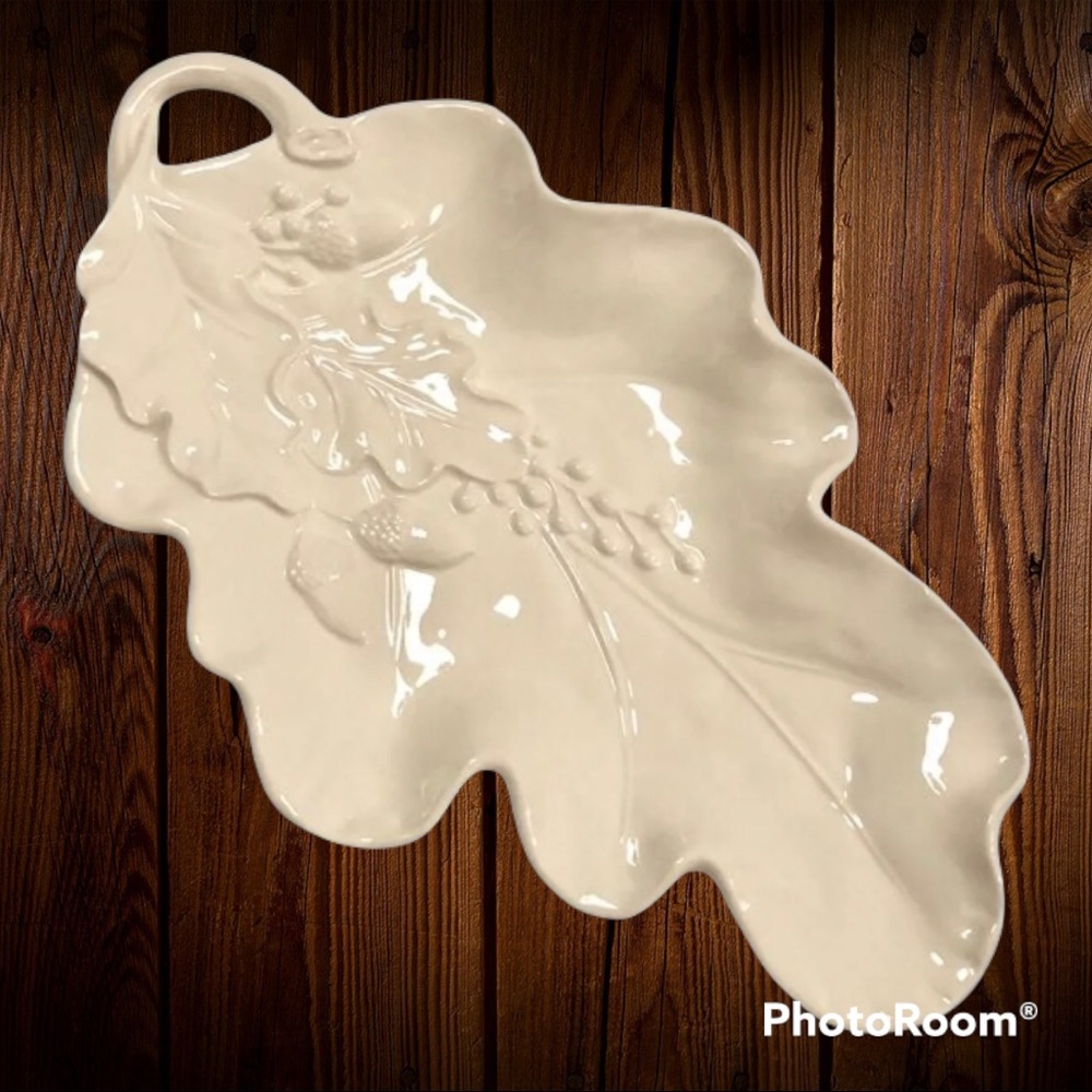 Rare Fitz and Floyd BRISTOL Leaf Tray - Elongated